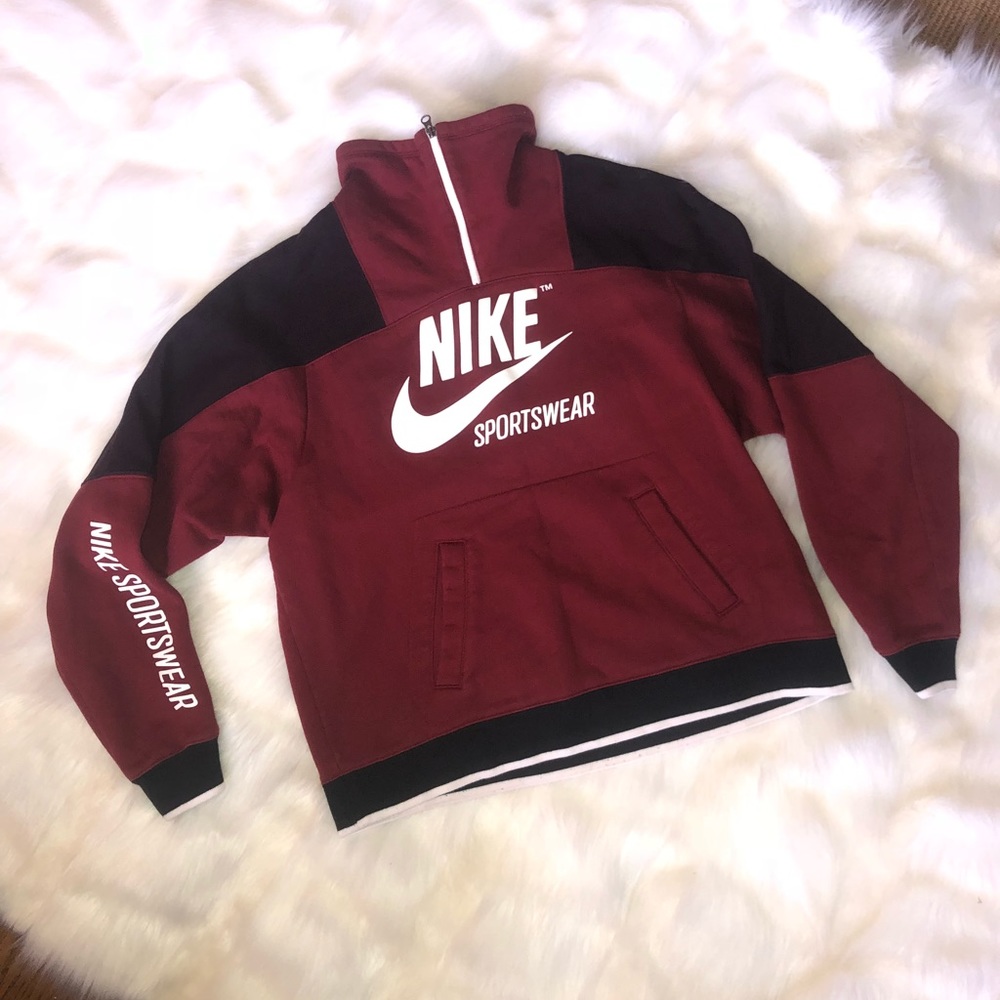 Women’s Nike Zip Up Sweatshirt Medium